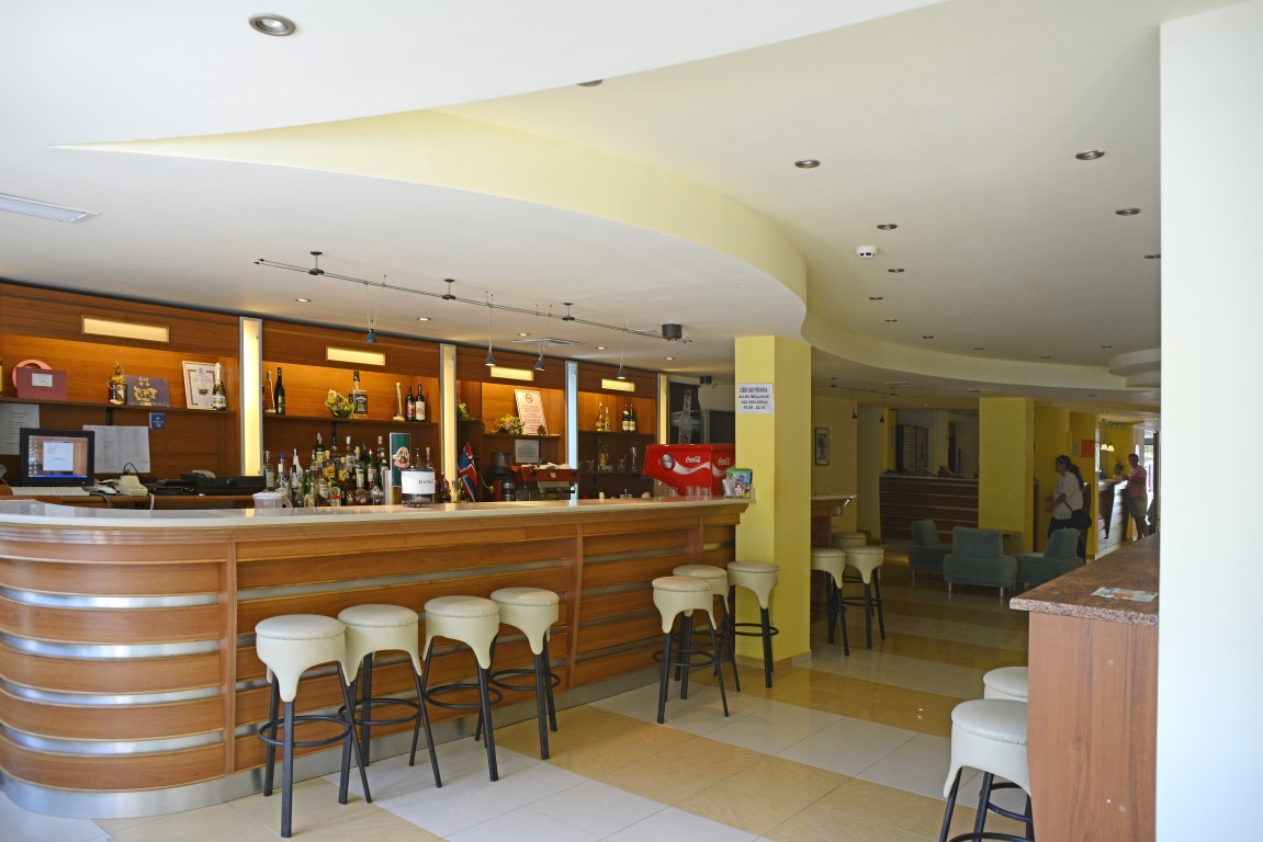 PERUNIKA_HOTEL_GOLDEN_BEACH_NISIPURILE_DE_AUR_BULGARIA_AIR_TOUR_TRAVEL